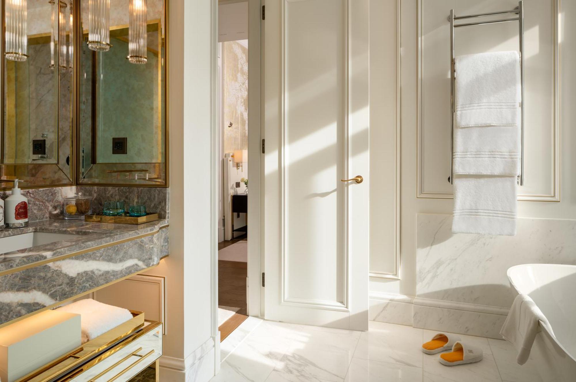 Corinthia Grand Hotel Du Boulevard 부쿠레슈티 외부 사진